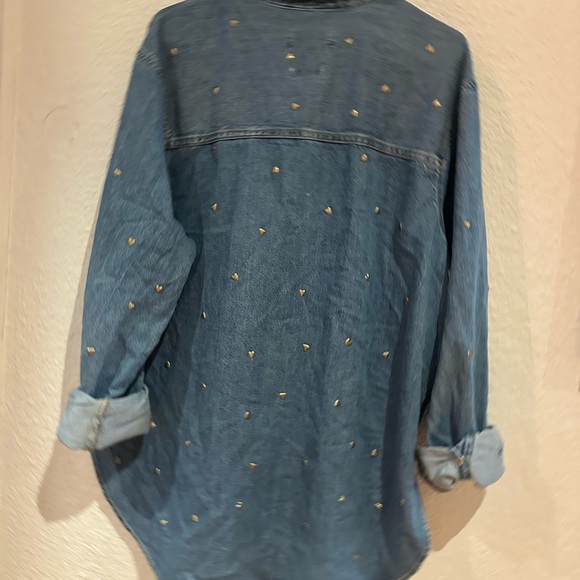 Universal Thread Blue Button Down Shirt with Gold Accents - Picture 5 of 6